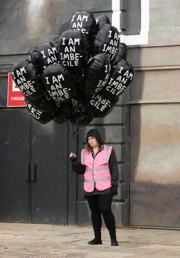 I-am-an-imbecile-balloons-replace-the-popular-Mickey-Mouse-balloons1