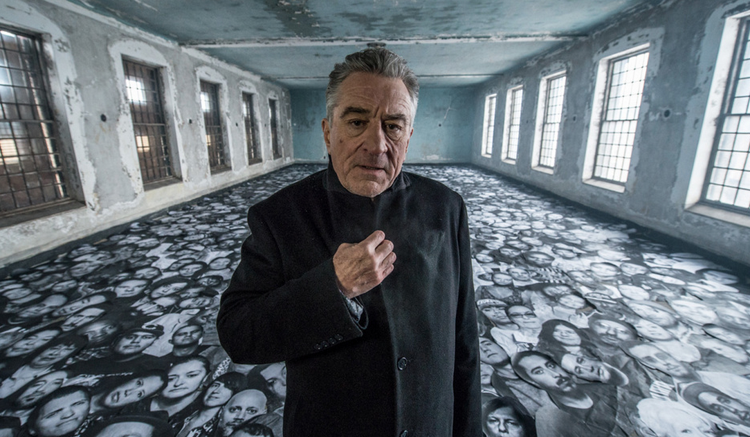  Lo street artist JR ha diretto un cortometraggio con Robert De Niro. Ecco il trailer