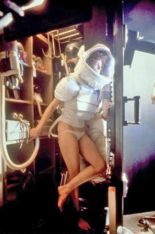 011_alien_ridley scott_sigourney weaver