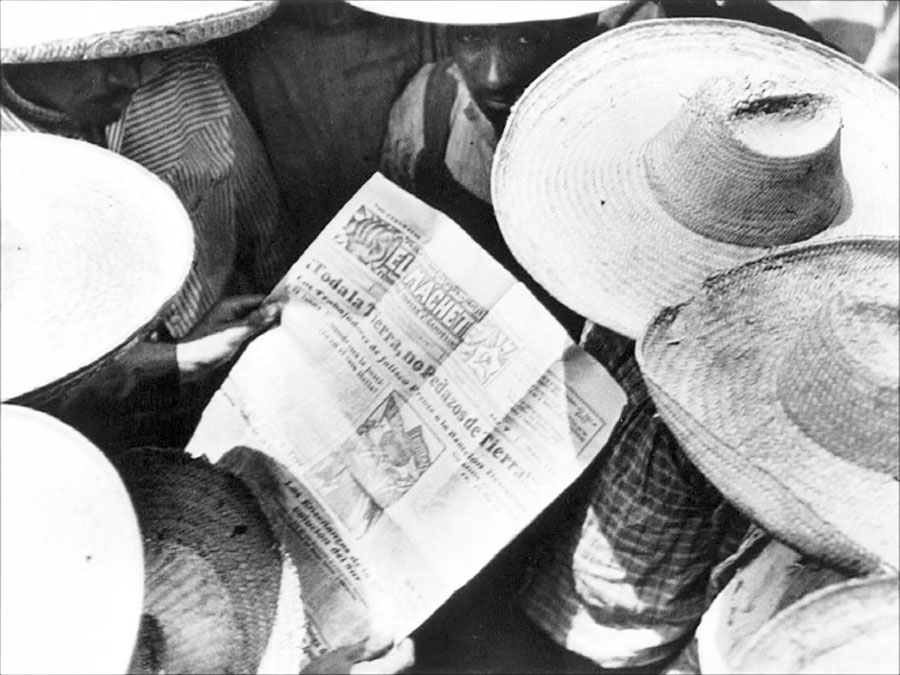 Tina Modotti, "Campesinos che leggono «El Machete»", 1928.