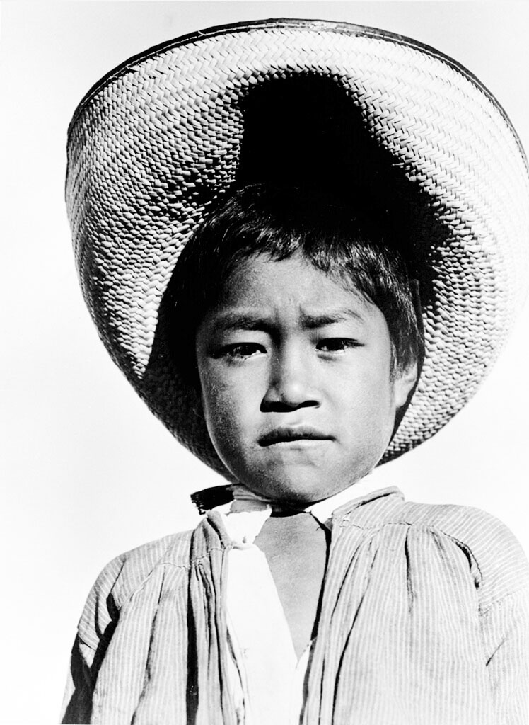 Tina Modotti, Bambino con sombrero, 1927.